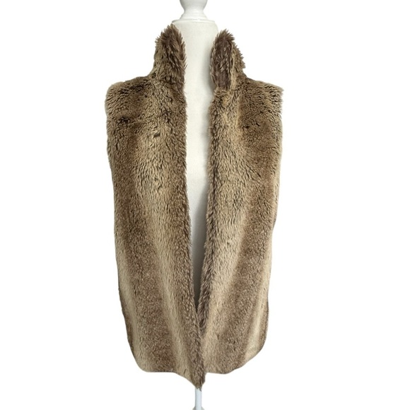 Kardashian Kollection Jackets & Blazers - Kardashian Kollection Faux Fur Vest S Cream Knit Back Rabbit Style Open Front